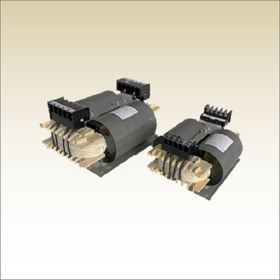 コイルボビン式巻鉄心変圧器『NCWトランス(横置き型)』。